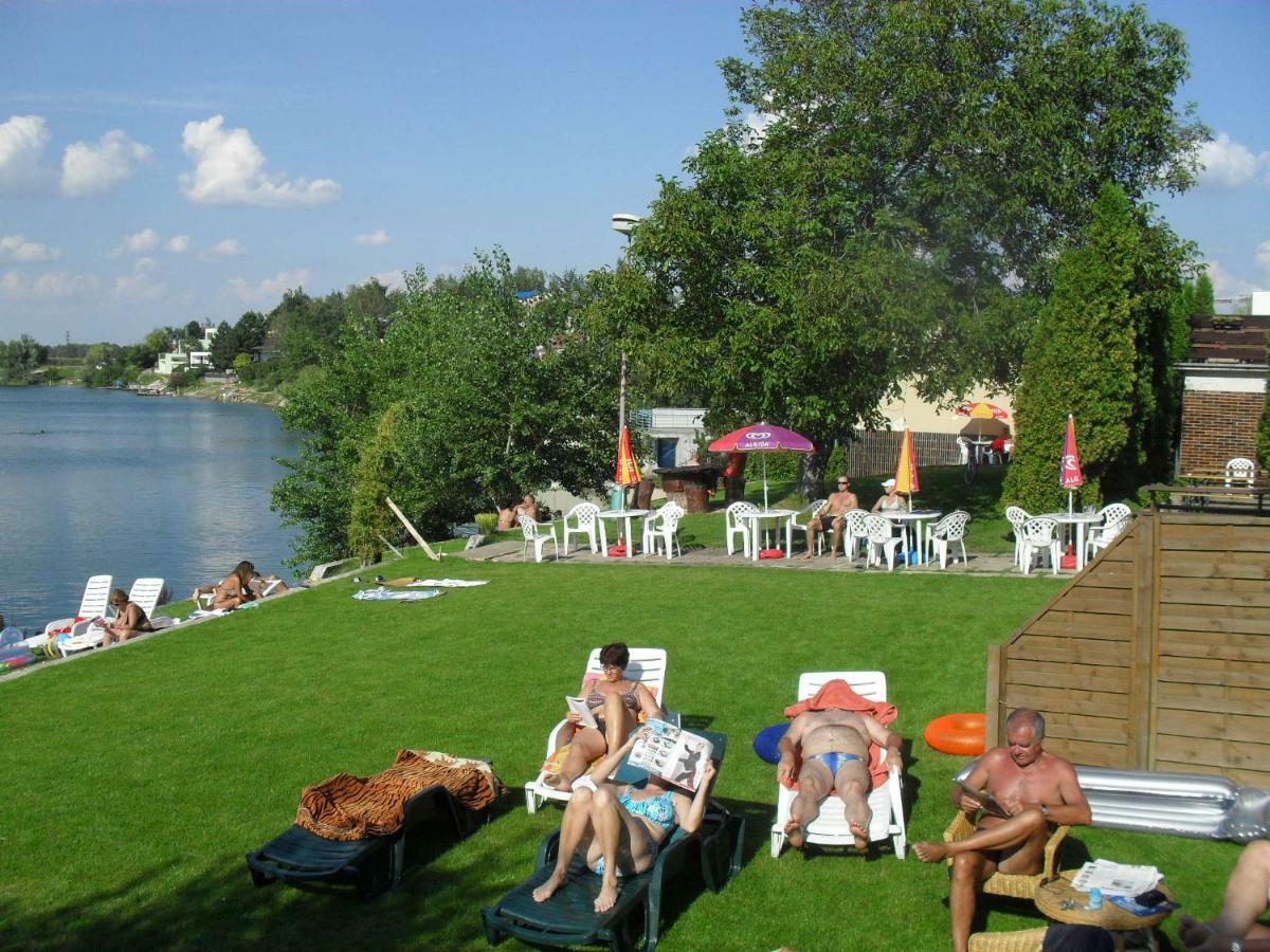 Hotel Fortuna Szenc Kültér fotó