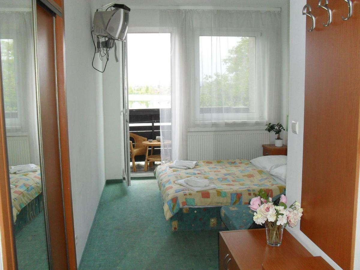 Hotel Fortuna Szenc Szoba fotó